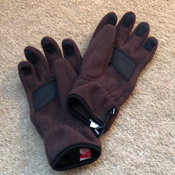 Youth size Large The North Face gloves🤎 - Picture 2 of 4